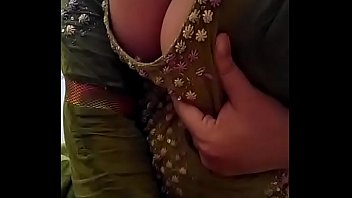Sexy Desi Indian Babe undressed herself, shaking her nude Boobs for lover on Cam